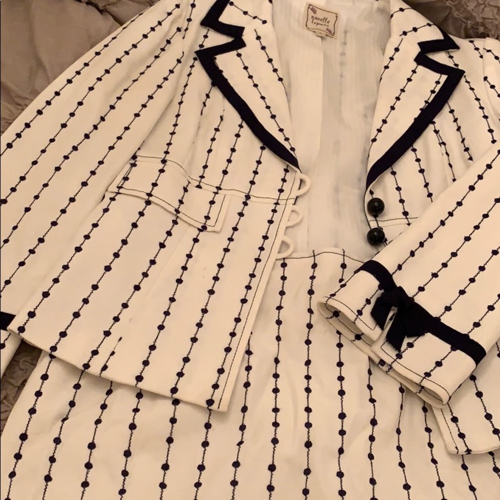 CUTE navy/off white laced up skirt suit size 4&6